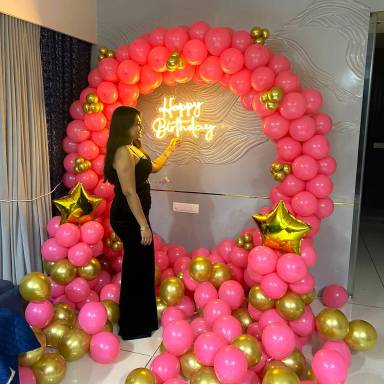 Golden Glam Pink Ring Birthday Decor