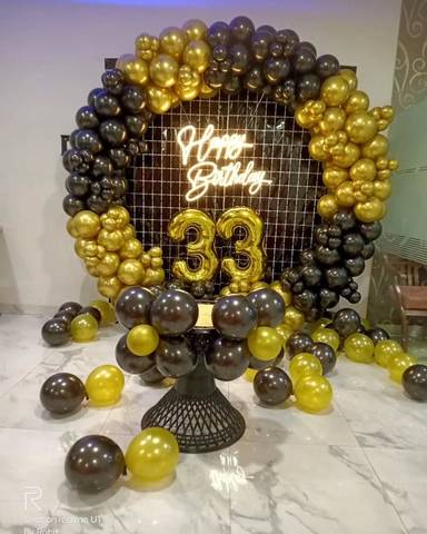 Black grid backdrop Ring Decor