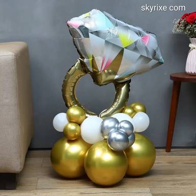 : Luxe Diamond Ring Balloon Stand
