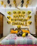 Elegant Black And Gold Birthday Room Decor - photo 1