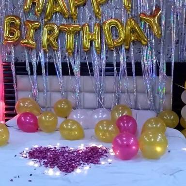 Golden Glam Birthday Surprise Decoration