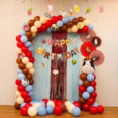 Little Farmyard Birthday Decor
