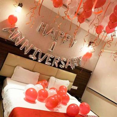 Romantic Room Decoration For Anniversary