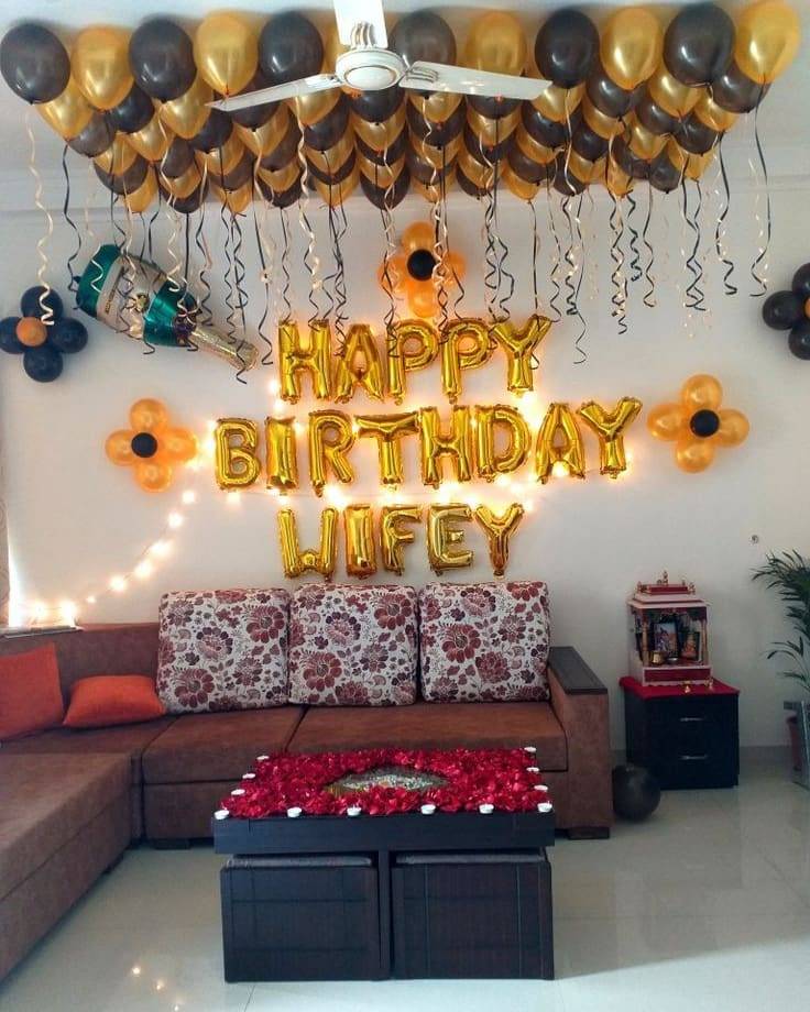 Luxurious Black And Gold Birthday Decor - Image 1