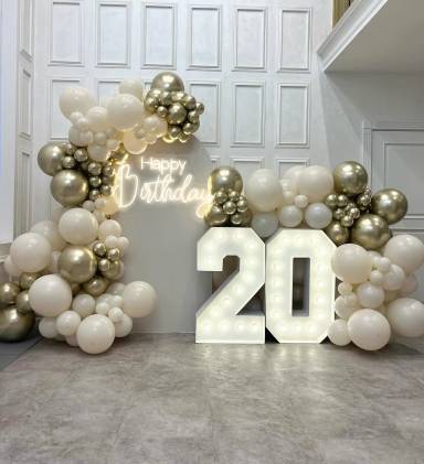 Golden Luxe Birthday Wall