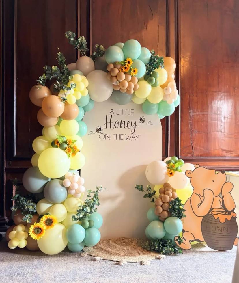 A Little Honey On The Way Winnie the Pooh - Image 1