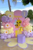 Sweet Honey Bee Birthday Balloon Setup - photo 1